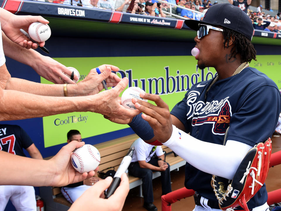 MLB is telling players to limit autographs in fears of the coronavirus. (Jonathan Dyer-USA TODAY Sports)