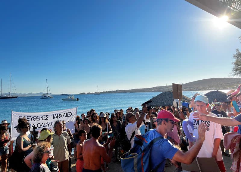 Greeks protest for free access to beaches