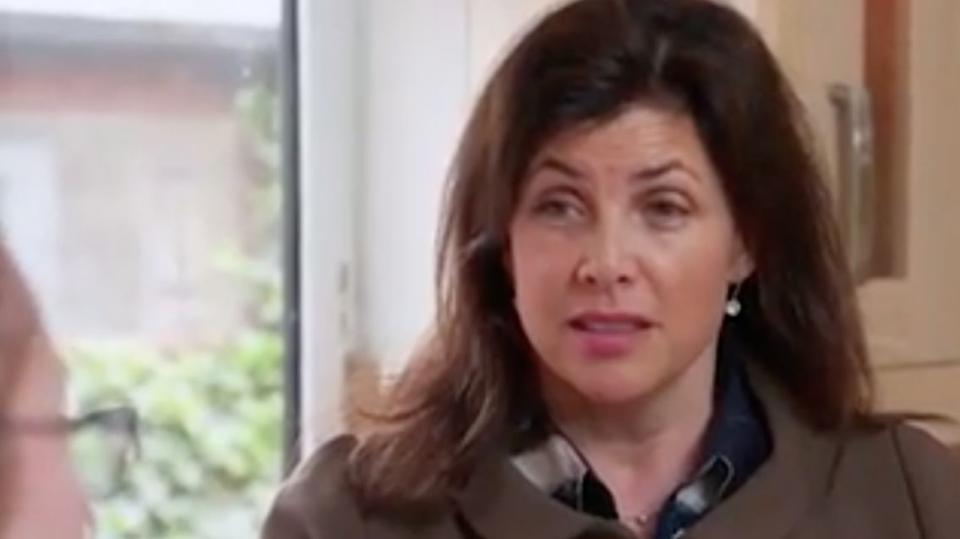 Kirstie Allsopp speaks to Sam in the kitchen