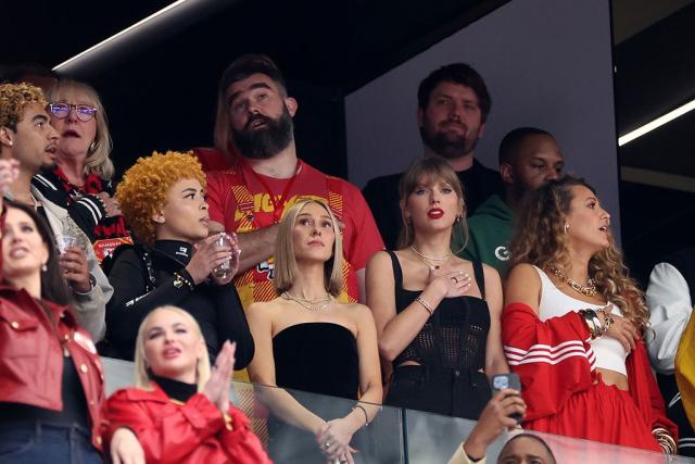 Lizzo Debuts Good as Hell New Hairstyle at Super Bowl 2024