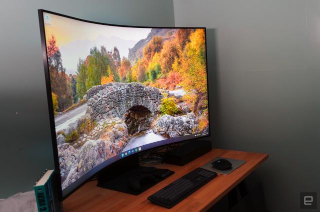  SAMSUNG 55-inch Odyssey Ark 4K UHD 165Hz Curved