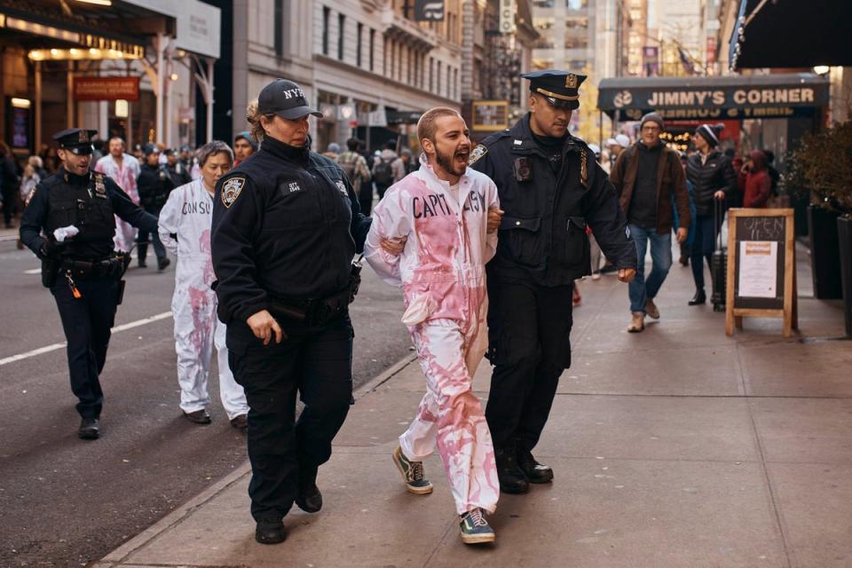 Protesters being arrested (AP)