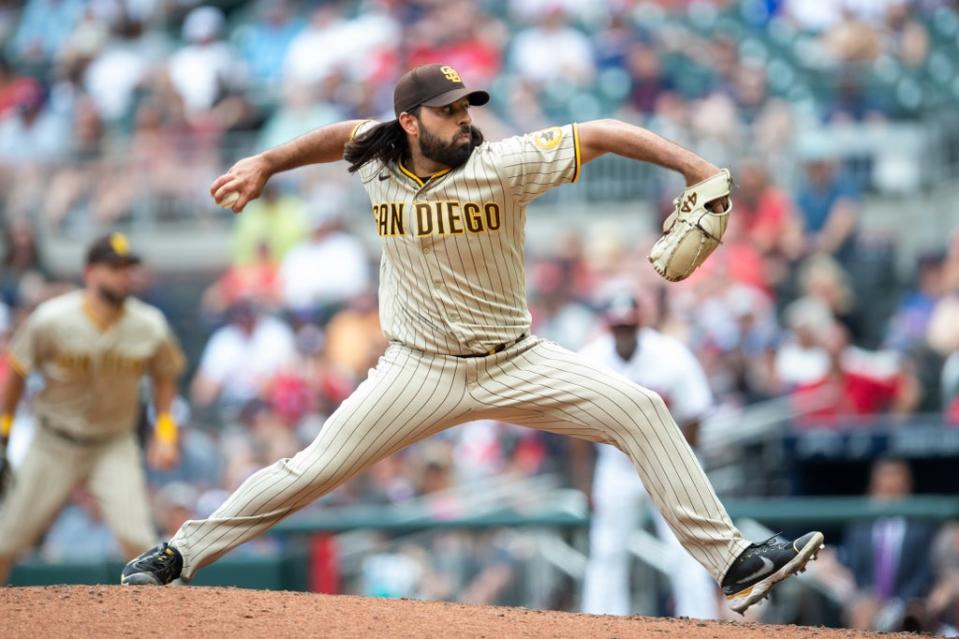 PADRES BRAVOS (AP)