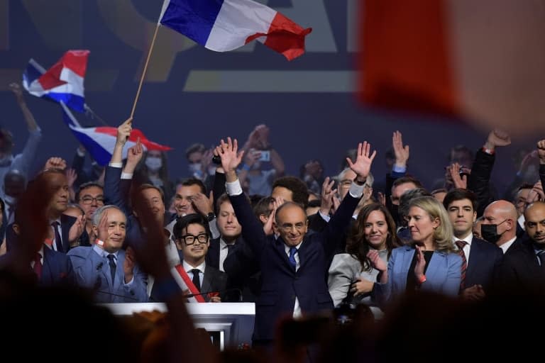 Eric Zemmour, candidat à l'élection présidentielle lors de son premier meeting le 5 décembre 2021 à Villepinte, près de Paris.  - JULIEN DE ROSA © 2019 AFP