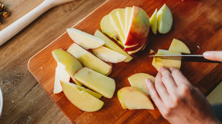 apples sliced thin