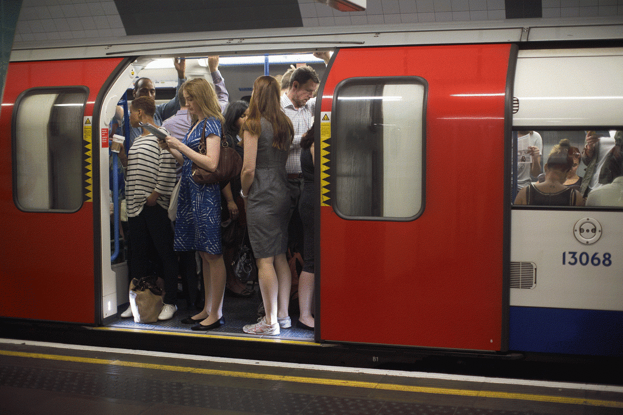 Tube staff were given an average 3.2 per cent increase in 2016/17: Simon Dawson/Bloomberg via Getty Images