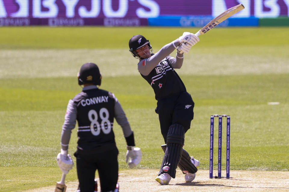 New Zealand's Finn Allen bats during the T20 World Cup cricket match between New Zealand and Ireland in Adelaide, Australia, Friday, Nov. 4, 2022. (AP Photo/James Elsby)