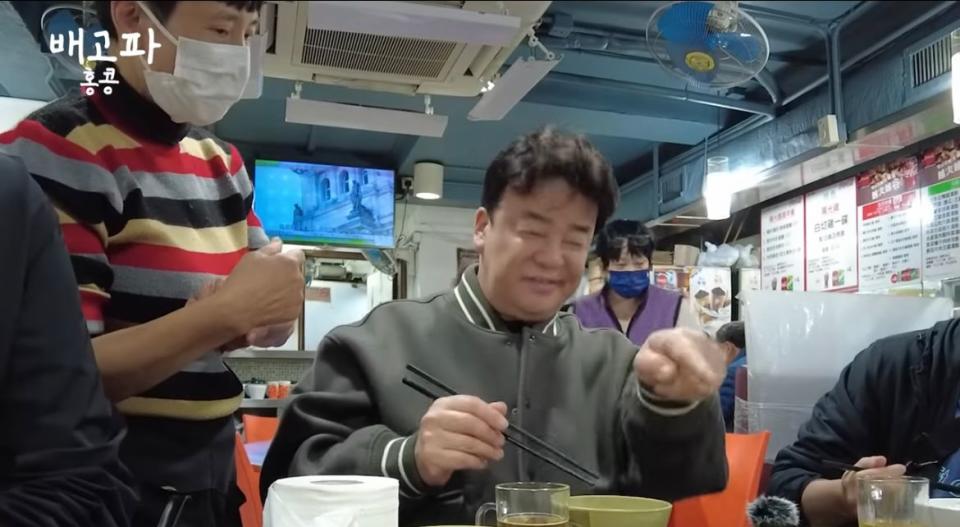 韓國食家白種元 幫襯街坊茶記陽光餐廳食海鮮埋單$4,000 網友跟風試食 竟稱「開心被劏」

