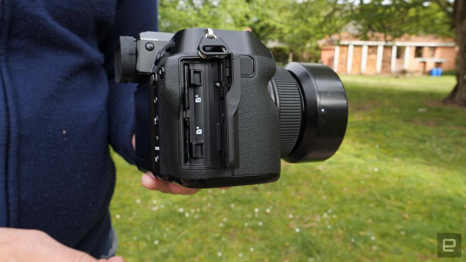 <p>Fujifilm GFX 100S review gallery</p>
