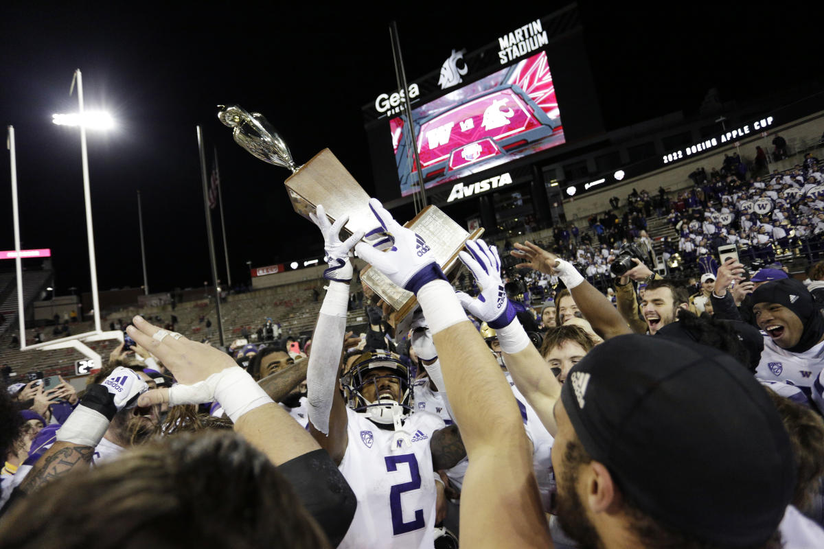 No. 12 UW Huskies outlast WSU Cougars 51-33 in Apple Cup - Seattle