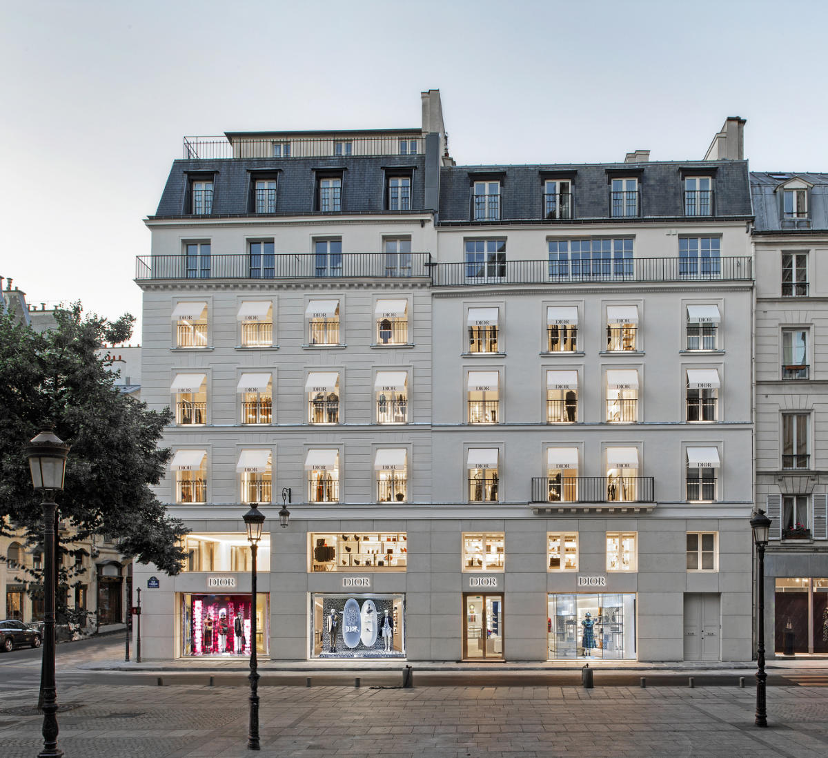 The Louis Vuitton avenue Montaigne boutique reopens