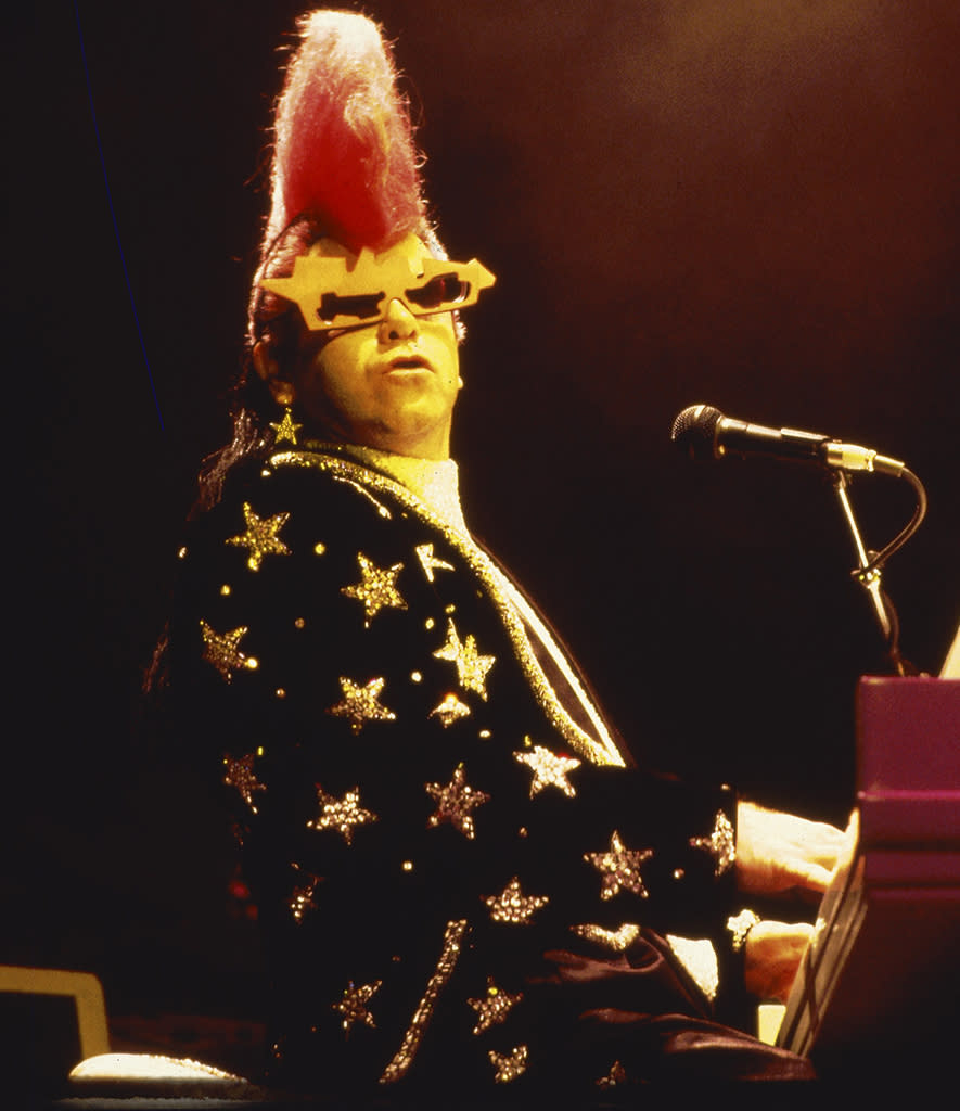 Elton John wearing funky frames in 1986