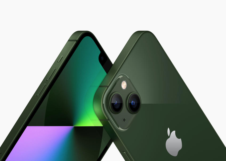 <p>Press images for Apple's green iPhone 13 mini.</p> 