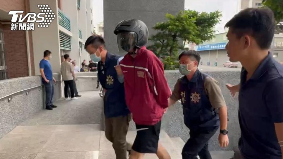 警方逮捕屏東刺青店縱火犯。（圖／TVBS資料畫面）