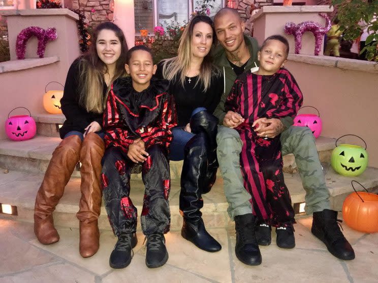 Jeremy Meeks junto a su esposa Melissa y los tres hijos. Instagram