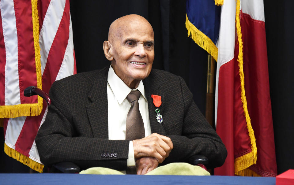 Harry Belafonte receives the National Order of the Legion of Honour. (Kevin Mazur / Getty Images for HB)