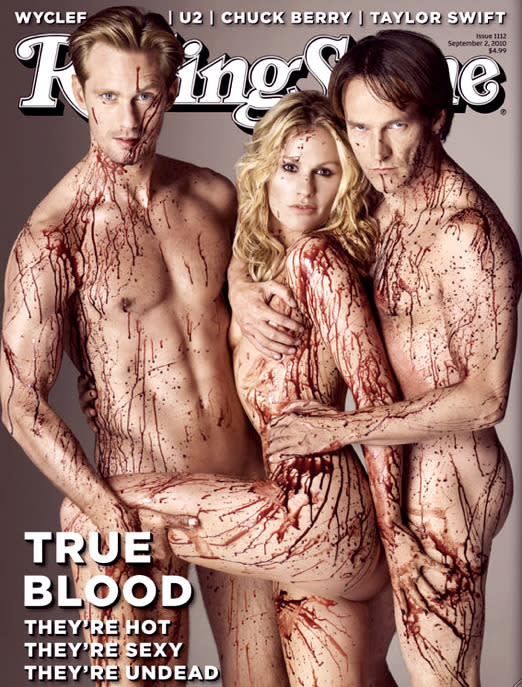 Le magazine Rolling Stone se lâche souvent sur les couvertures. En 2010, True Blood est une série à suivre et qui déchaine les passions. Quoi de mieux que de mettre les trois vedettes nues et couvertes de sang ? Succès des ventes assuré. 