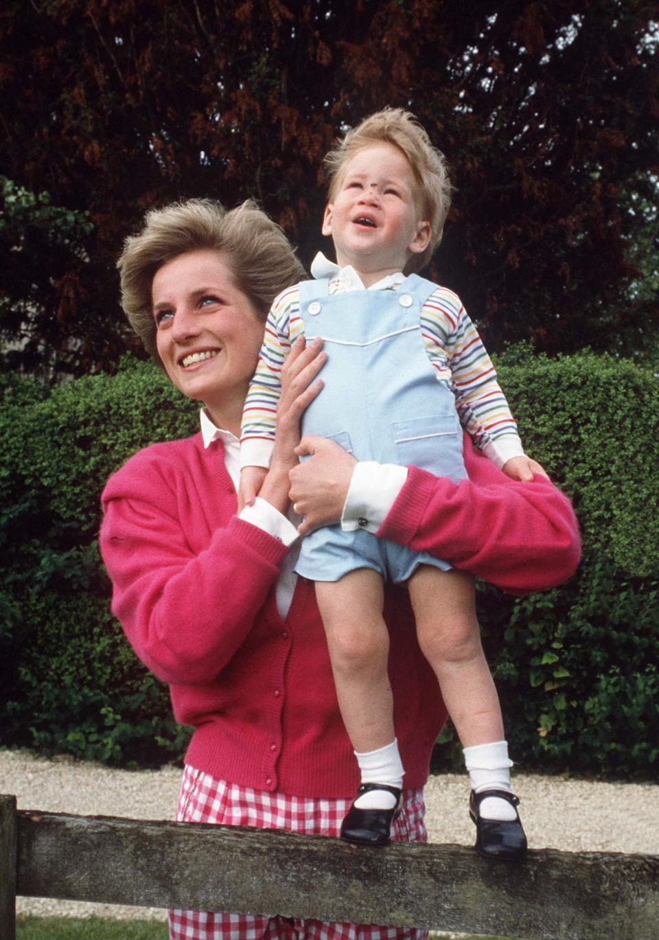 <p>In&nbsp;Gloucestershire, England with his mother, Princess Diana.&nbsp;</p>