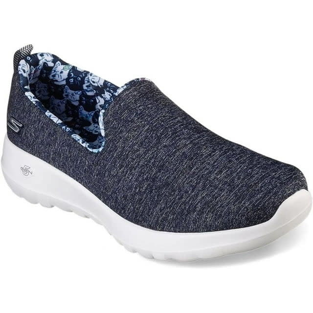 the shoe in navy