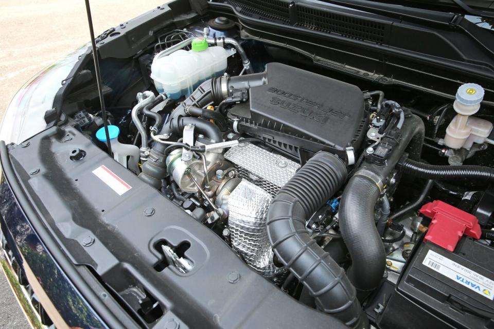 搭載最大輸出129.2hp/23.9kgm的1.4L四缸渦輪引擎，48V輕油電系統另可提供14hp/5.4kgm輸出輔助。