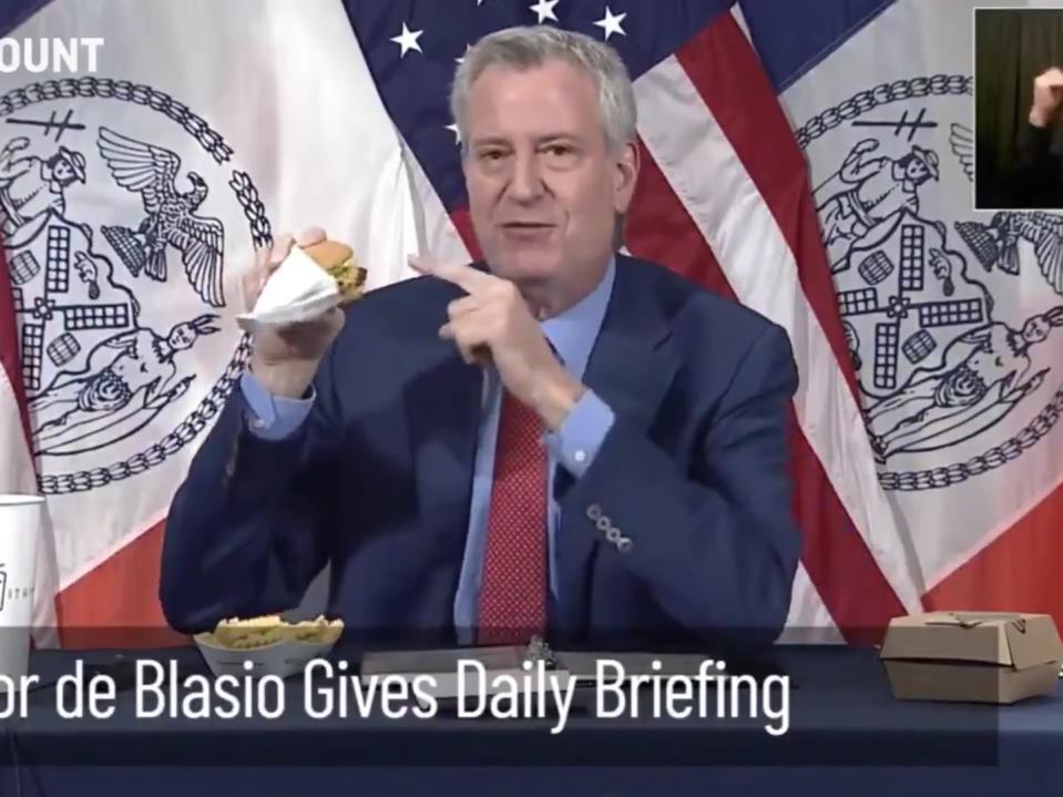 <p>New York mayor Bill DeBlasio offers burgers for Covid vaccinations </p> (NYC Mayor / The Recount / Twitter)