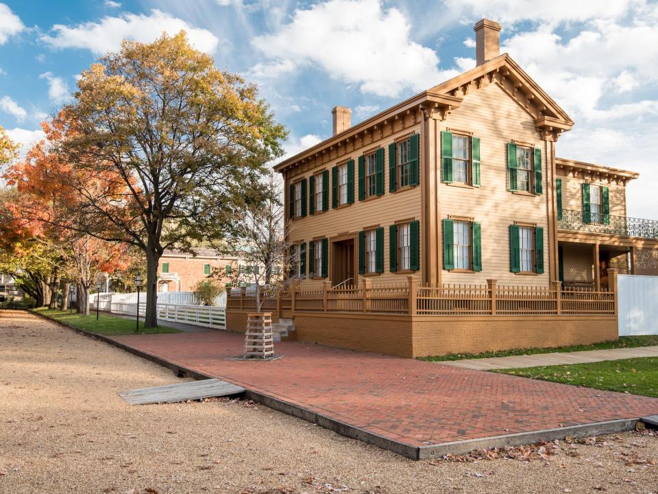 shot of Abraham lincoln's house on a nice autumn day in Springfield Illinois