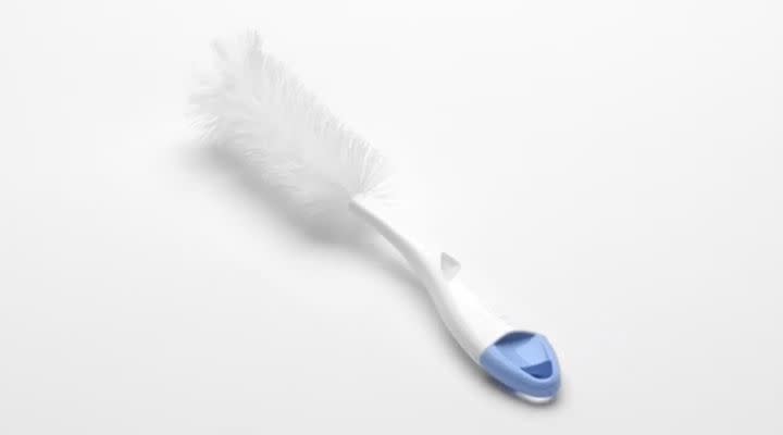 This 2-in-1 brush is designed to deep clean baby bottles