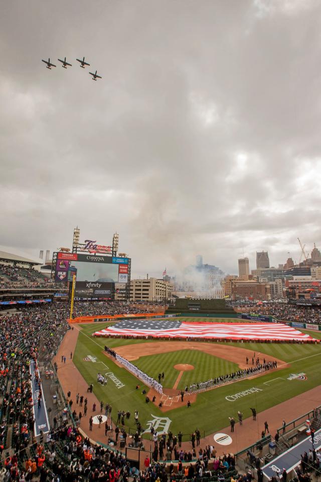 Detroit Tigers on X: We thank fans for their patience. In the next few  days, we'll be reaching out to everyone who was in attendance at Comerica  Park during our delay to