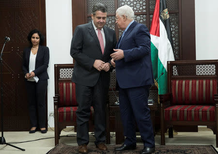 Palestinian President Mahmoud Abbas meets with Germany's Foreign Minister Sigmar Gabriel in the West Bank city of Ramallah January 31, 2018. REUTERS/Atef Safadi/Pool