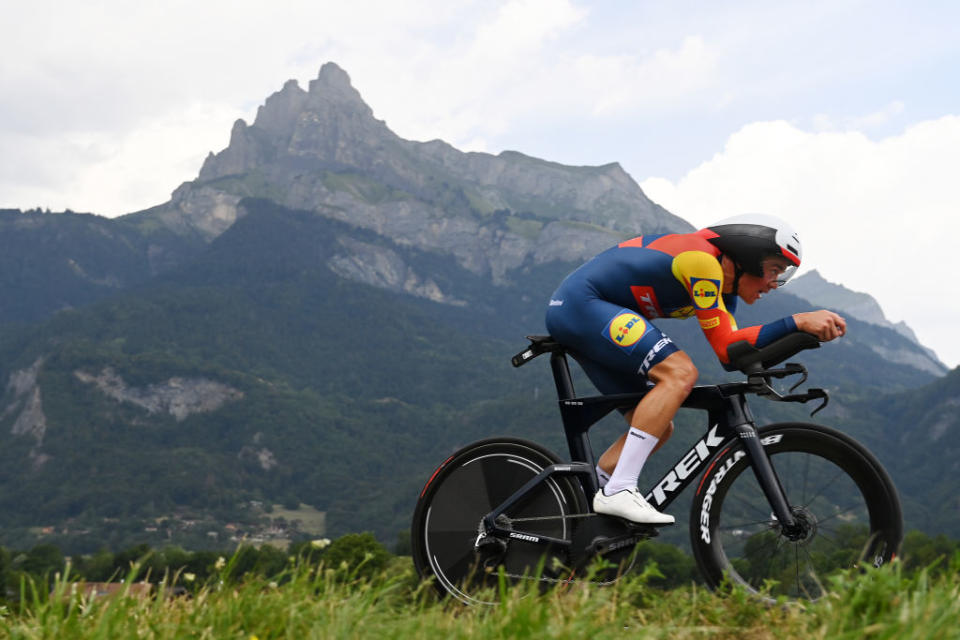 COMBLOUX FRANCE  JULY 18 Mads Pedersen of Denmark and Team LidlTrek sprints during the stage sixteen of the 110th Tour de France 2023 a 224km individual climbing time trial stage from Passy to Combloux 974m  UCIWT  on July 18 2023 in Combloux France Photo by Tim de WaeleGetty Images