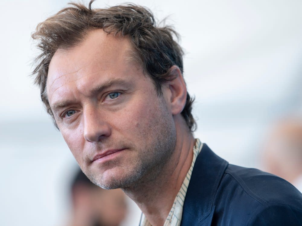 Jude Law verwandelt sich für "Peter Pan & Wendy" in Captain Hook. (Bild: 2019 Denis Makarenko/Shutterstock.com)