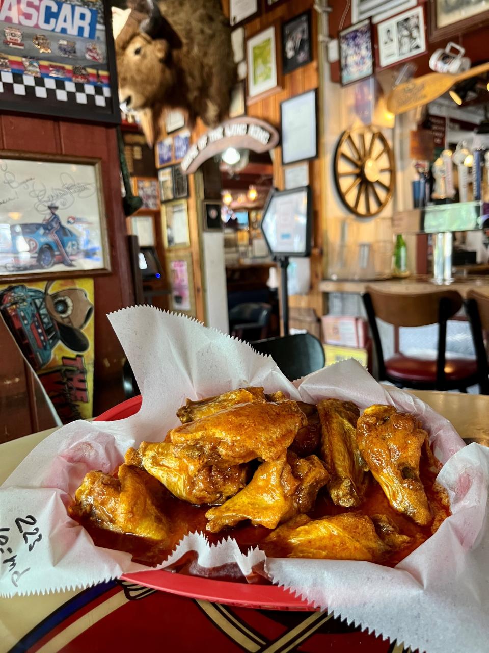 Buffalo Chips has been serving up true Buffalo style wings in Bonita Springs since 1982.