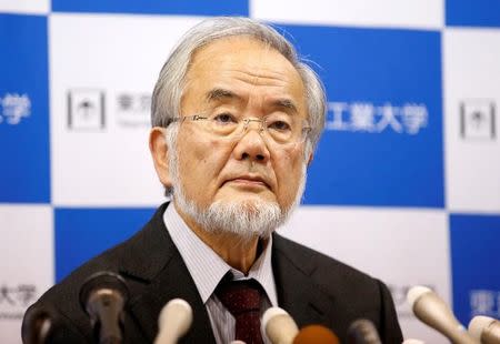 Yoshinori Ohsumi, a professor of Tokyo Institute of Technology, attends a news conference after he won the Nobel medicine prize at Tokyo Institute of Technology in Tokyo, Japan, October 3, 2016. REUTERS/Kim Kyung-Hoon