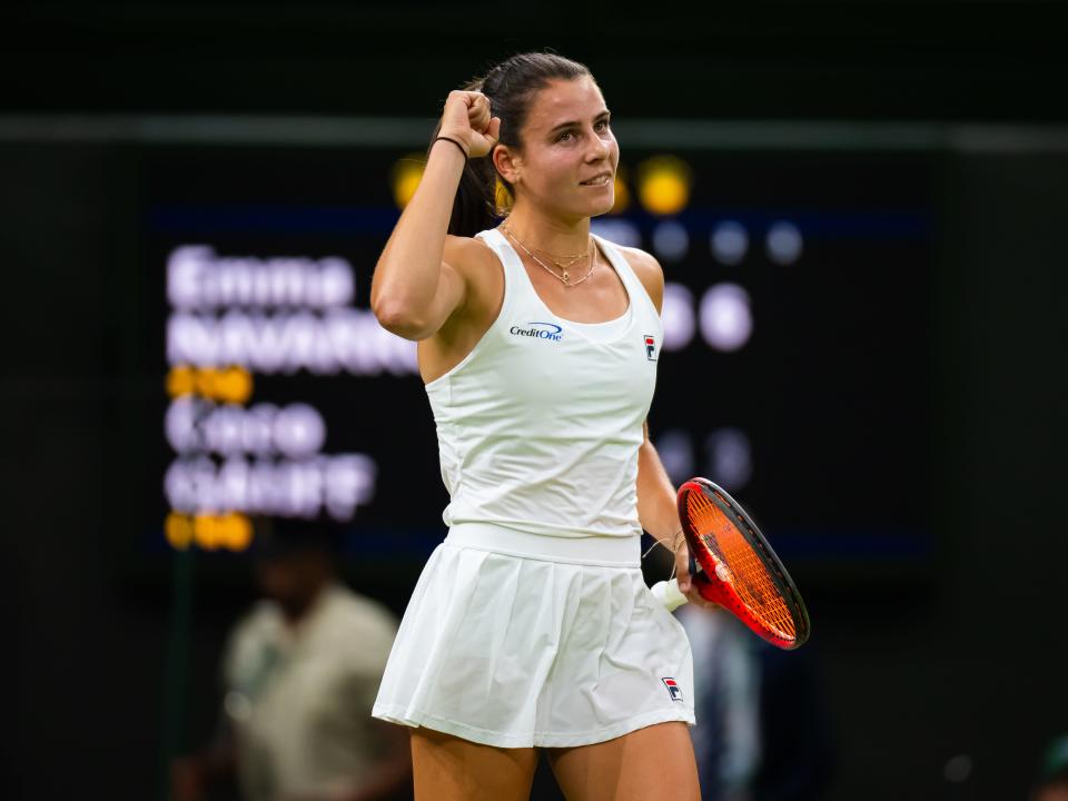 Emma Navarro celebrated a point during the fourth round of Wimbledon.