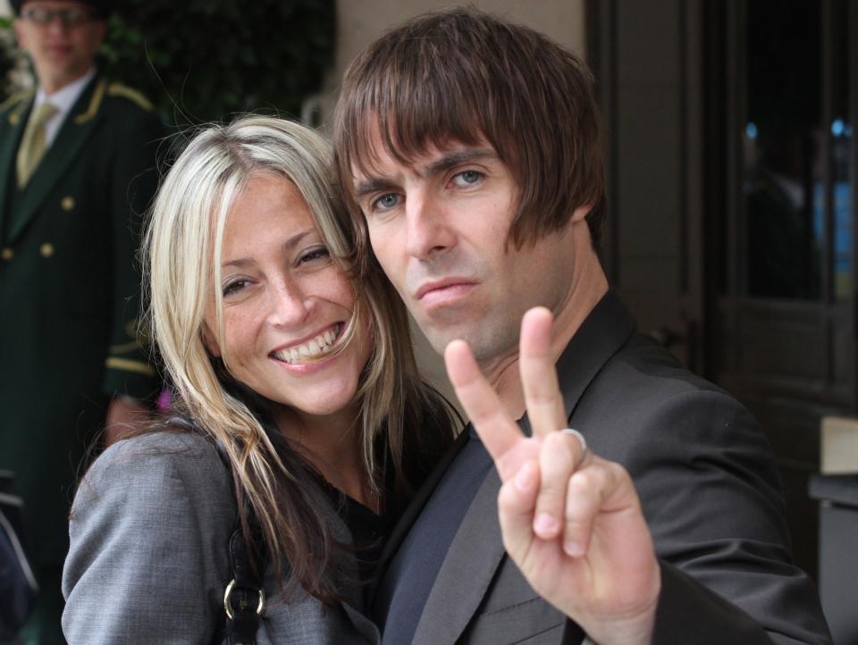 LONDON, UNITED KINGDOM - JULY 17: Liam Gallagher and Nicole Appleton (L) sighted arriving at their hotel on July 17, 2010 in London, England. (Photo by Simon James/FilmMagic)