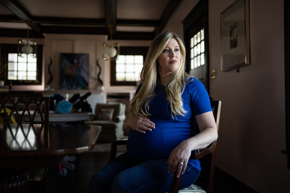 Lauren Hall, quien tuvo un aborto después de que le informaron que el feto no tenía cráneo y su cerebro no se estaba desarrollando, en Waxahachie, Texas, el 4 de marzo de 2023. (Laura Buckman/The New York Times).