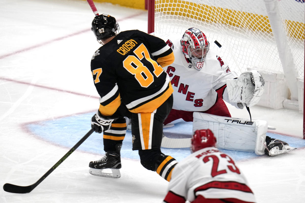 Crosby erzielt seinen 19. Treffer in dieser Saison und ist damit der Sieger im Shootout, als die Penguins die Hurricanes mit 2:1 bezwingen