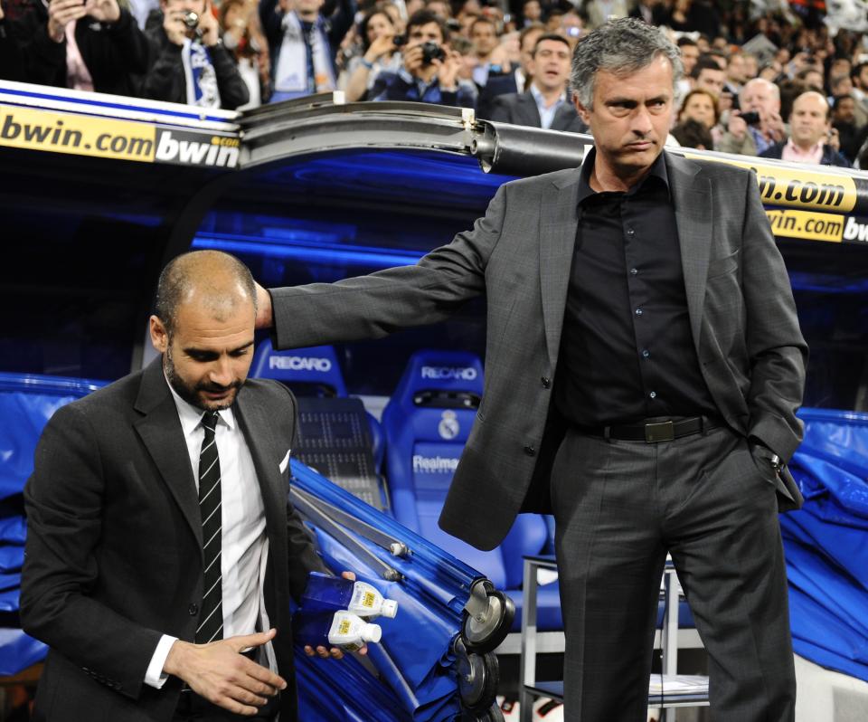 <p>Nach dem Champions-League Aus mit Real Madrid gegen Barcelona 2011 griff Mourinho die Schiedsrichter an und sagte: “Ich hoffe, dass Guardiola mal auf ehrliche Weise diesen Wettbewerb gewinnt.”<br> (Bild: Getty Images) </p>