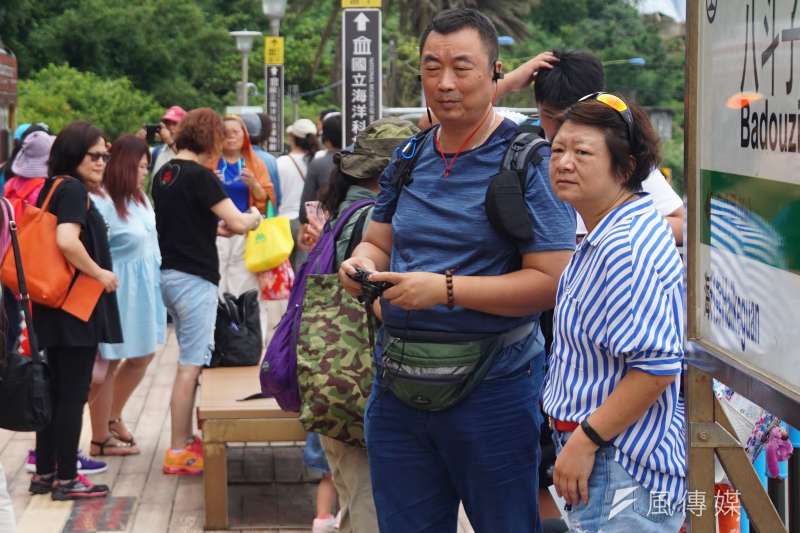 陸客團參觀基隆八斗子風景區。（盧逸峰攝）