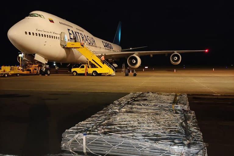 El Boeing 747 de Emtrasur allanado esta noche en Ezeiza