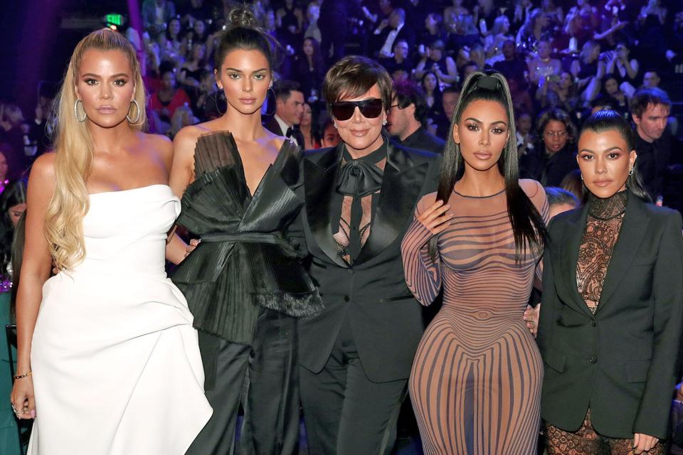 SANTA MONICA, CA - NOVEMBER 11: 2018 E! PEOPLE'S CHOICE AWARDS -- Pictured: (l-r) Khloe Kardashian, Kendall Jenner, Kris Jenner, Kim Kardashian and Kourthney Kardashian during the 2018 E! People's Choice Awards held at the Barker Hangar on November 11, 2018 -- NUP_185072 -- (Photo by Christopher Polk/E! Entertainment/NBCU Photo Bank/NBCUniversal via Getty Images)