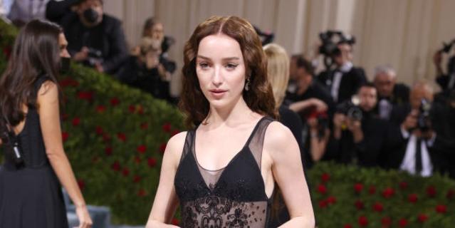 Phoebe Dynevor Made Her Met Gala 2022 Debut in a Sheer Lacy Black