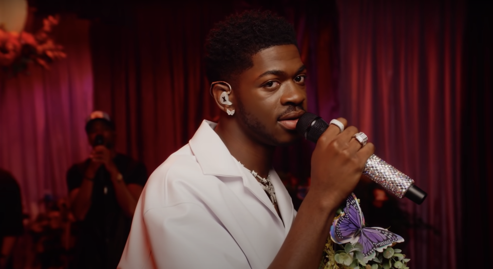 Lil Nas X performs "Jolene"