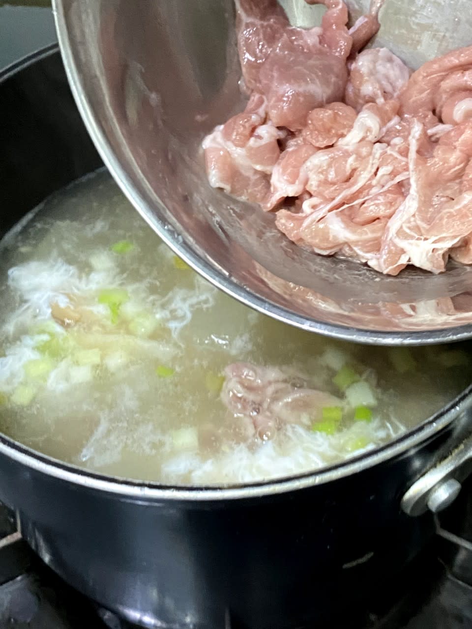 湯水食譜│鹹蛋冬瓜肉片湯 消暑開胃湯水