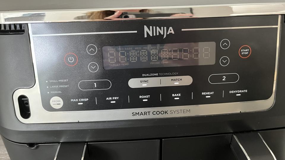 digital display on the ninja foodi air fryer