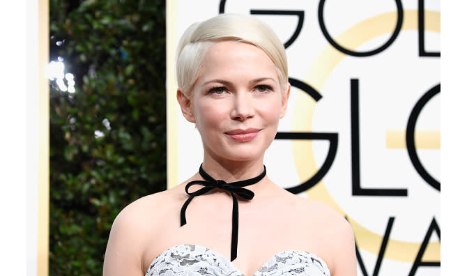 Michelle Williams at the 2017 Golden Gloves in a velvet ribbon necklace. Photo: Frazer Harrison/Getty Images