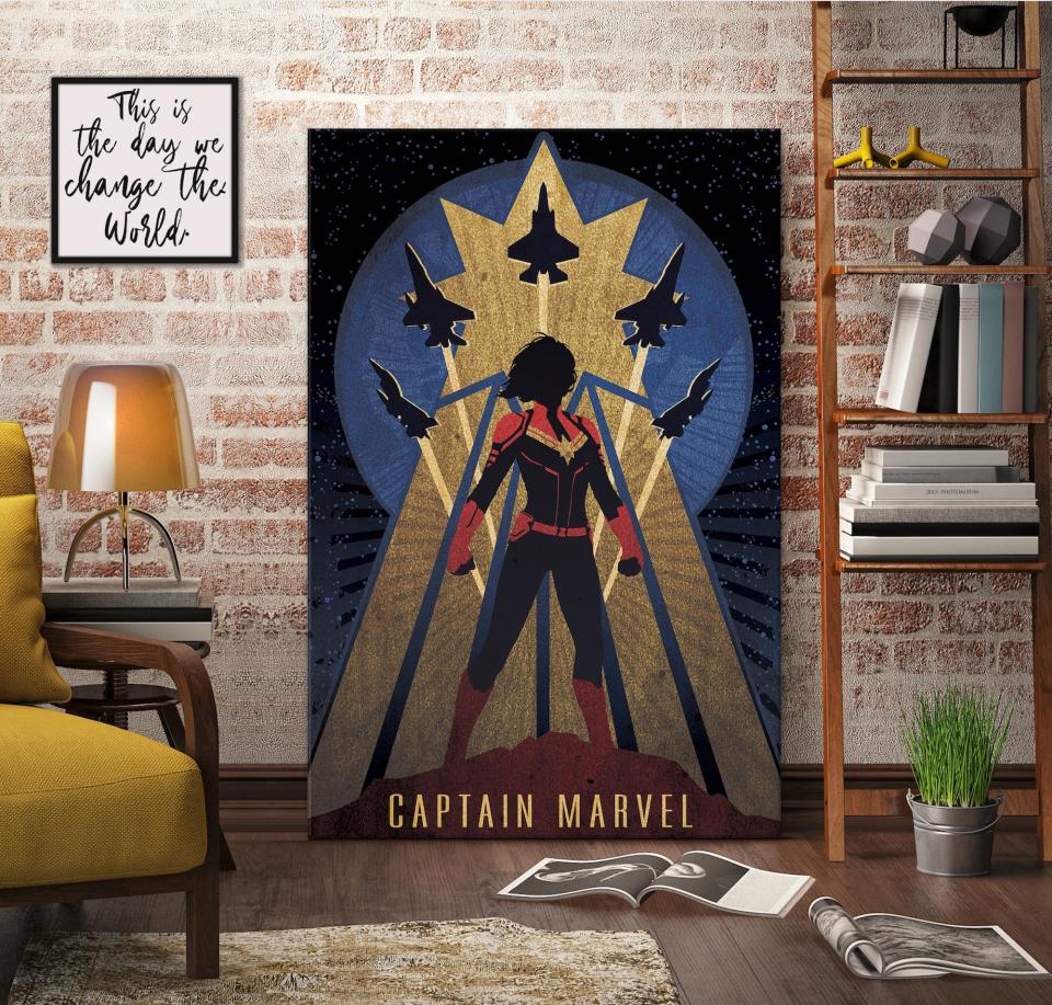 Captain Marvel vintage print (Photo: Artissimo)