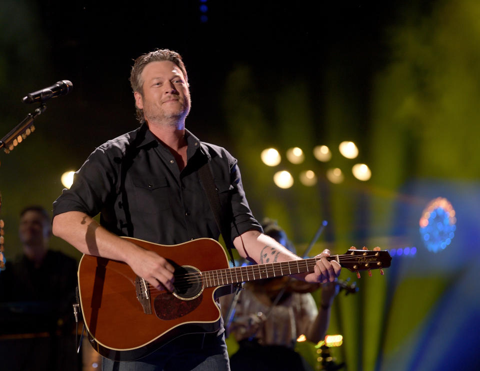 Blake Shelton during a steadier performance&nbsp;at the 2018 CMA Music Festival on June 8 in Nashville. (Photo: Jason Kempin via Getty Images)