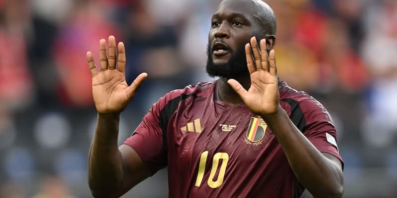 Belgiens Romelu Lukaku gestikuliert nach dem Spiel.<span class="copyright">Arne Dedert/dpa</span>