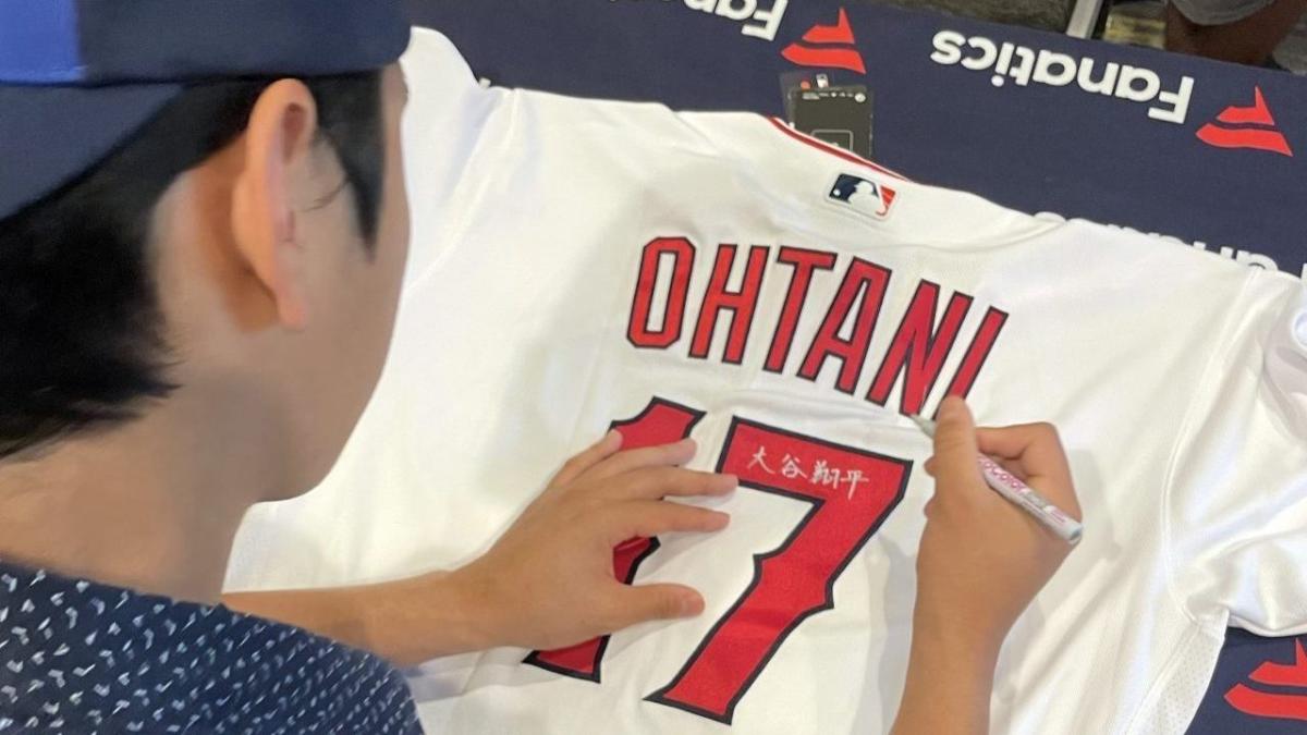 Shohei Ohtani Signature Series  Youth T-Shirt – Jomboy Media